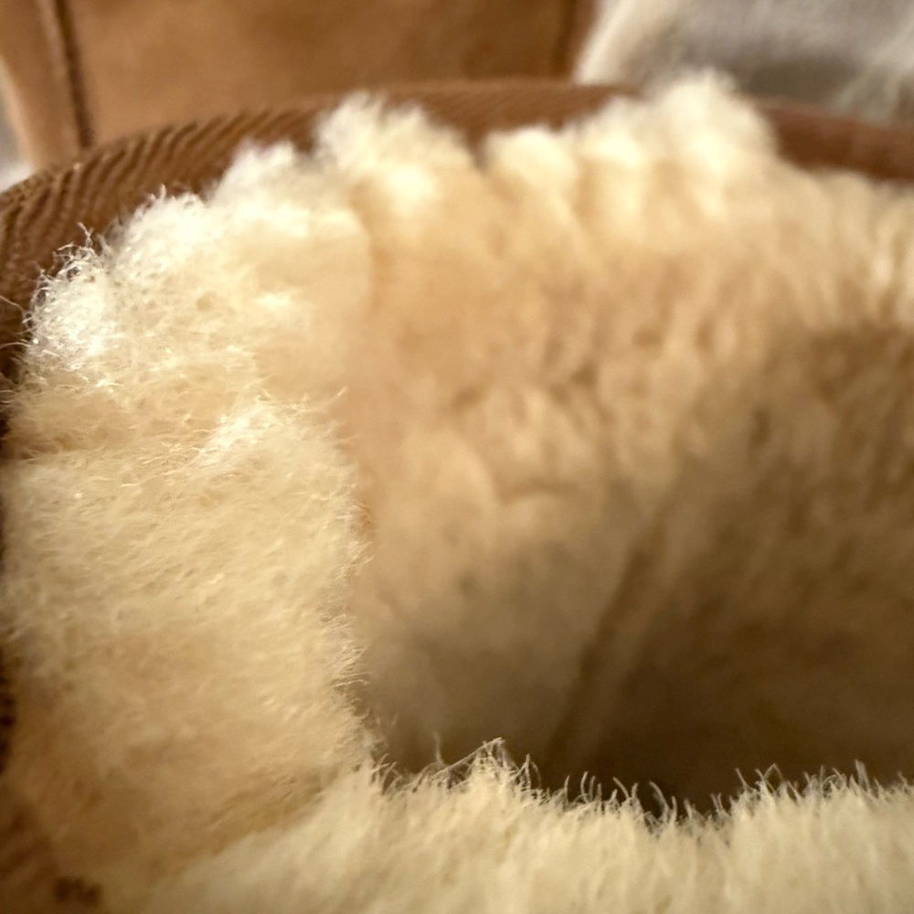 UGG Women's chestnut tall Winter Boots with shearling lining LIKE NEW - Picture 9 of 13